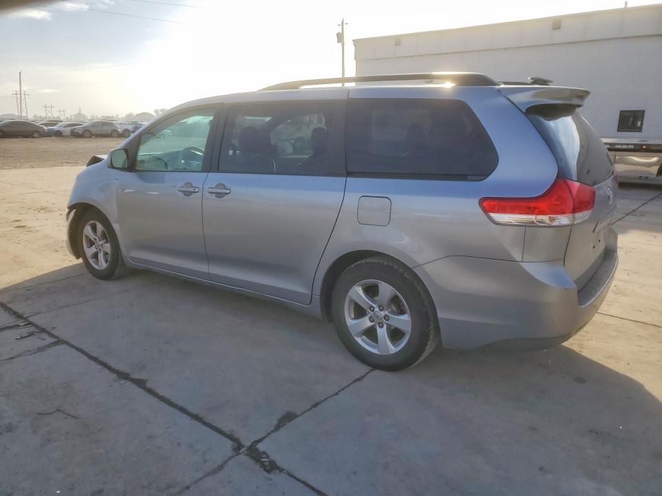 2014 Toyota Sienna le