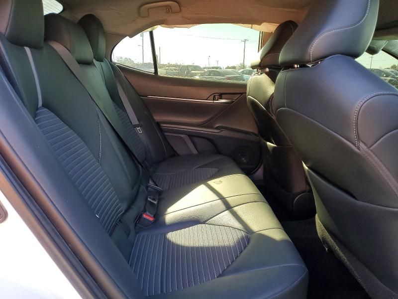 2020 Toyota Camry se