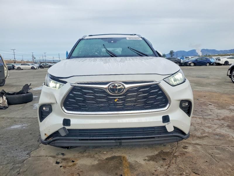 2025 Toyota Highlander Hybrid Limited