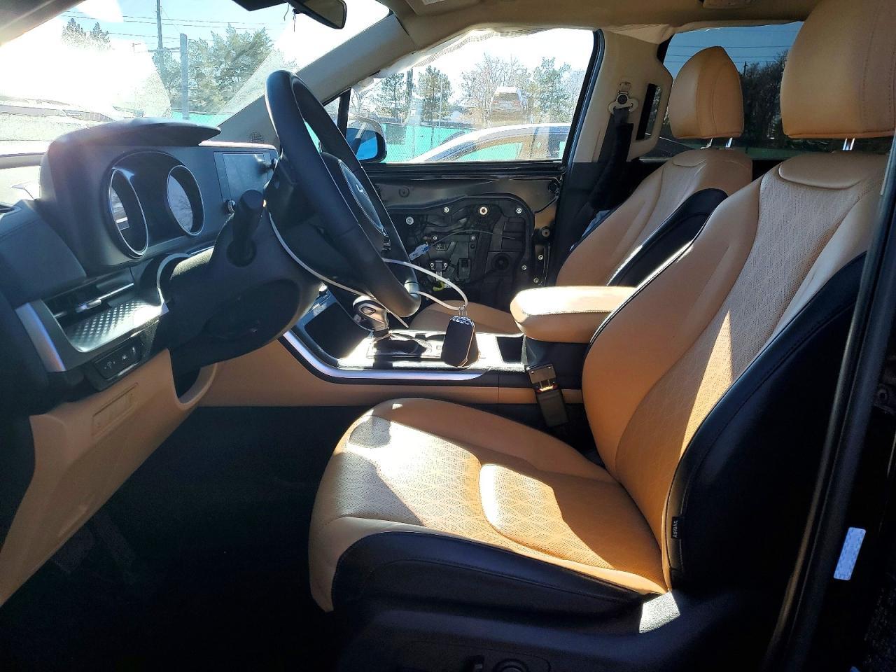 2024 KIA Carnival lx