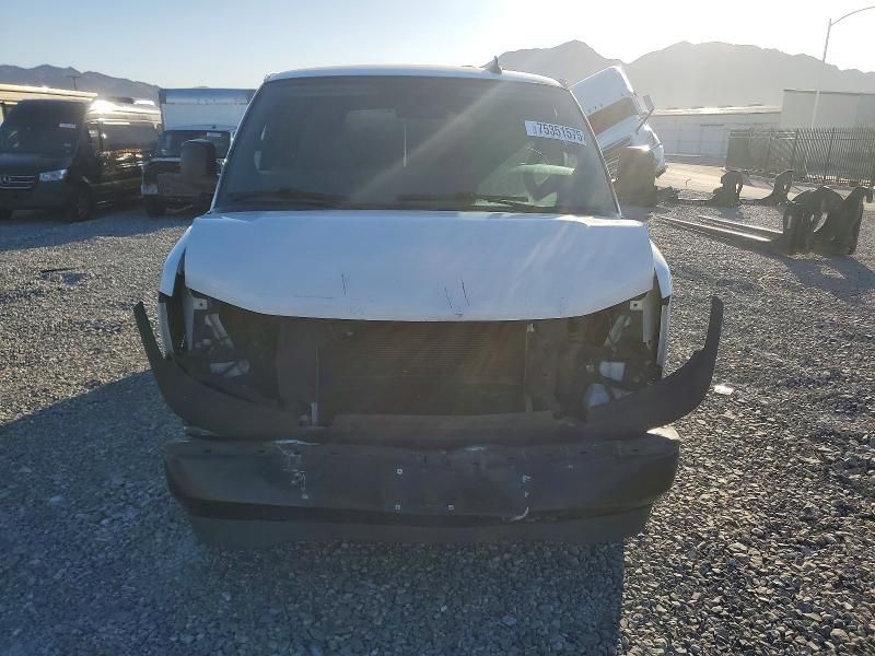 2018 Chevrolet Express 2500 Delivery Van