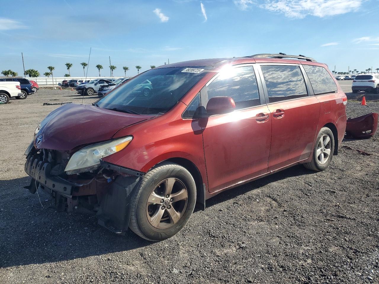 2013 Toyota Sienna le