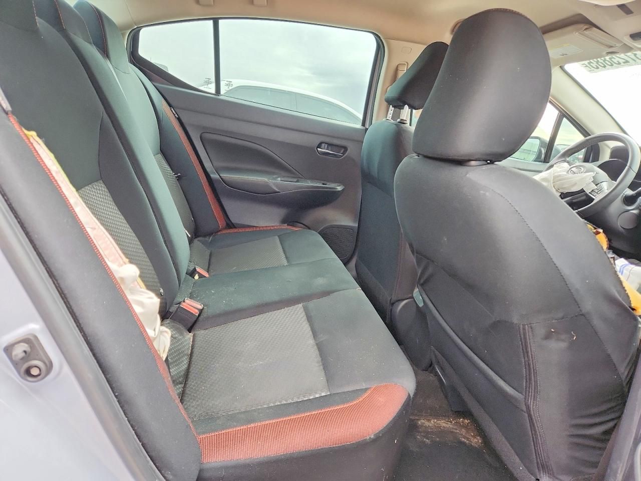 2024 Nissan Versa sr