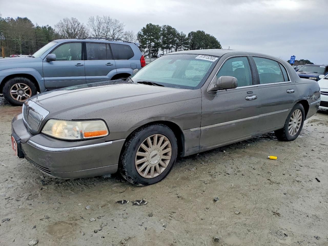 2003 Lincoln Town car Signature