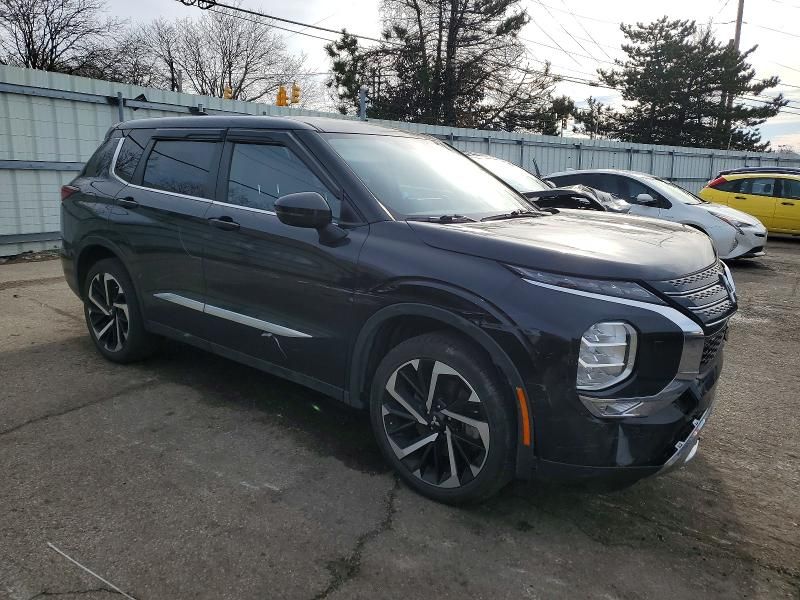 2023 Mitsubishi Outlander se