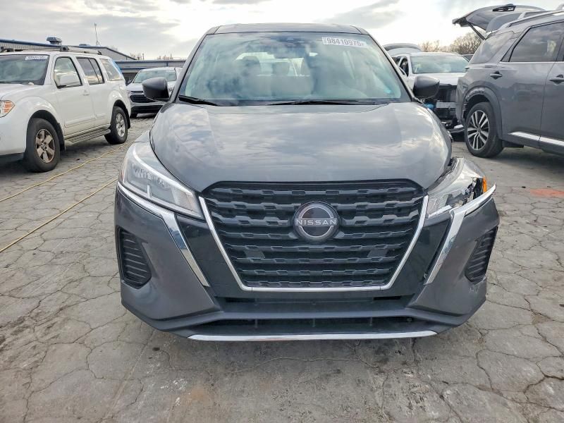 2023 Nissan Kicks s
