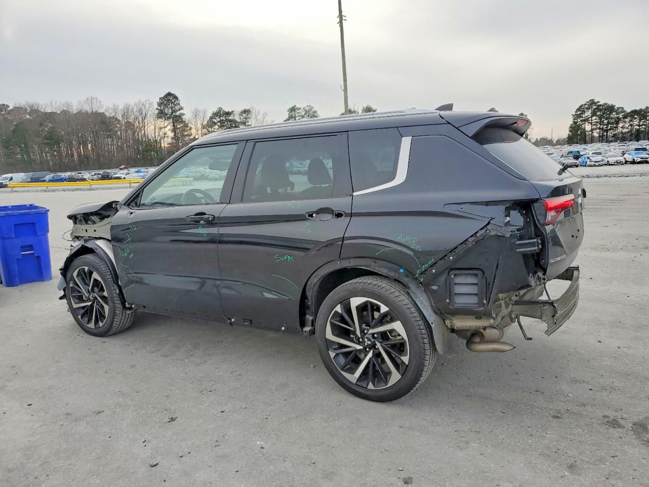 2023 Mitsubishi Outlander sel