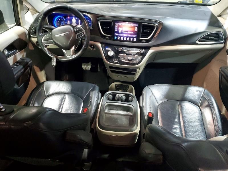 2018 Chrysler Pacifica Touring l