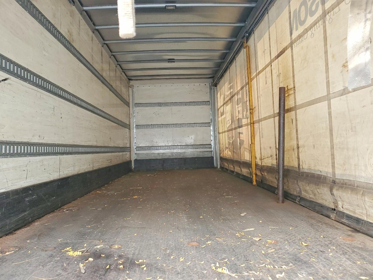 2015 Freightliner Business Class M2 BOX Truck