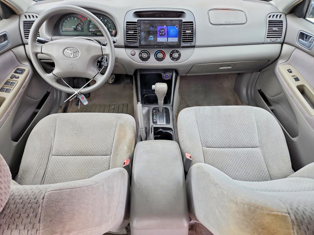 2004 Toyota Camry le