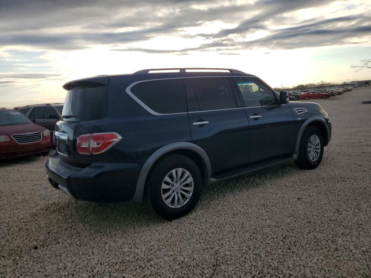 2017 Nissan Armada sv