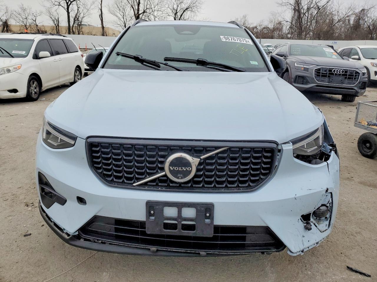 2025 Volvo Xc40 Plus