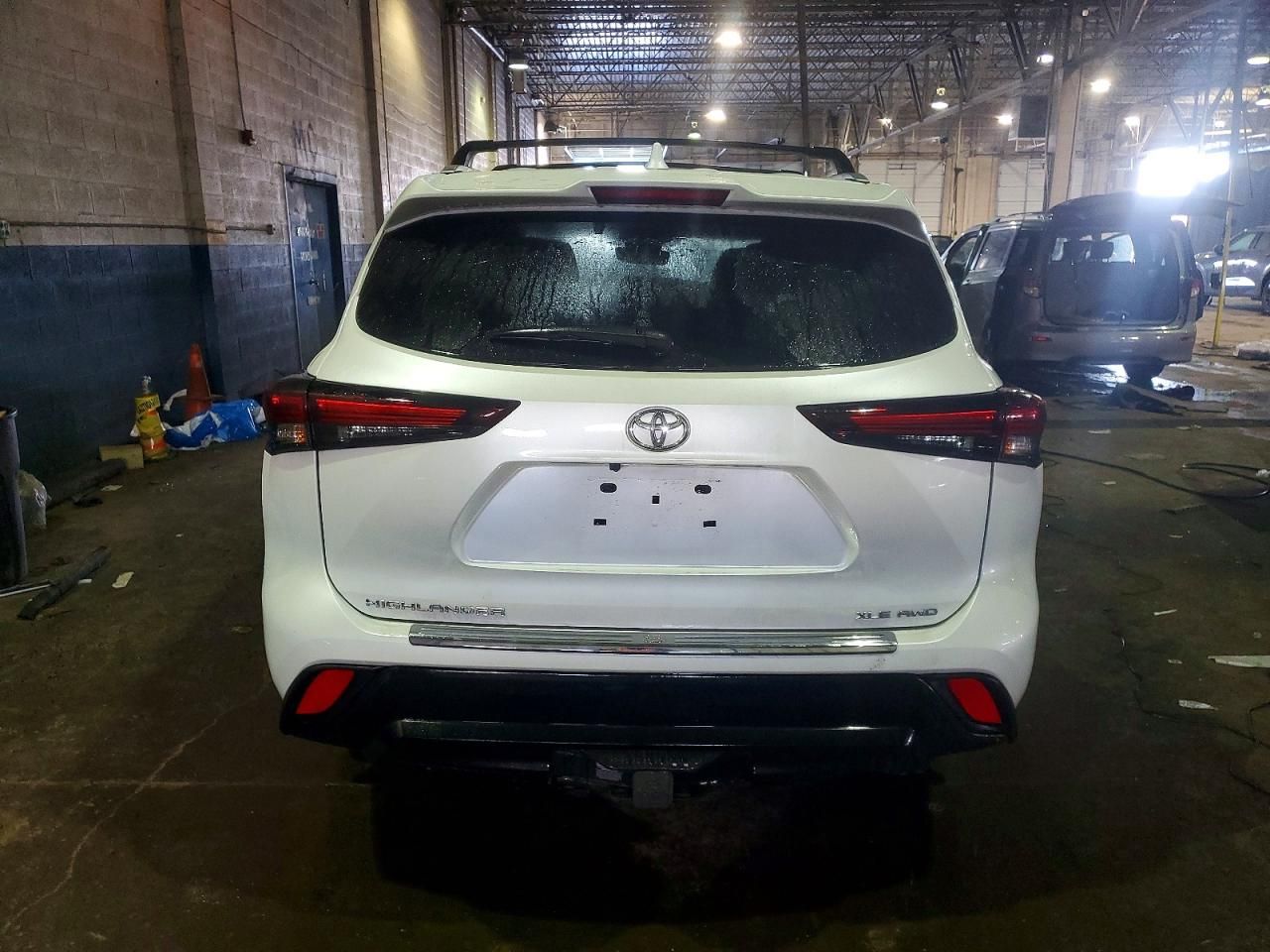 2024 Toyota Highlander le