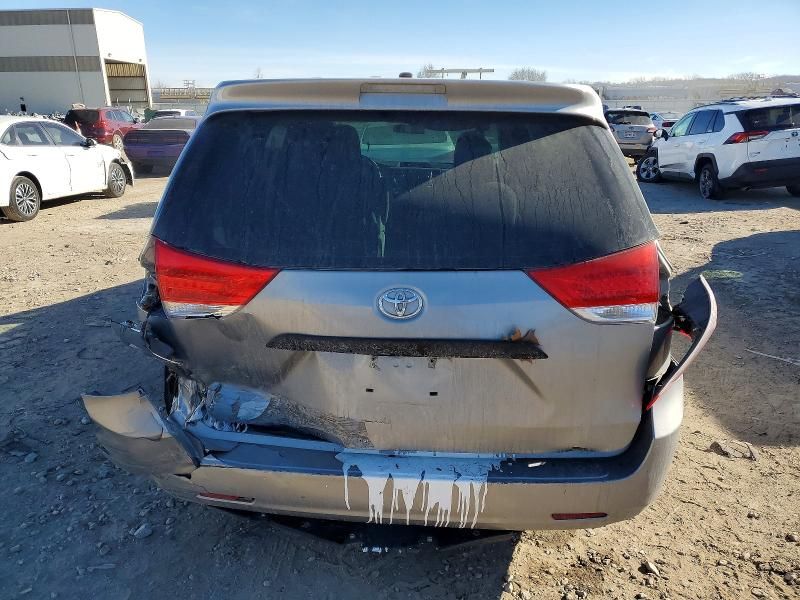 2013 Toyota Sienna