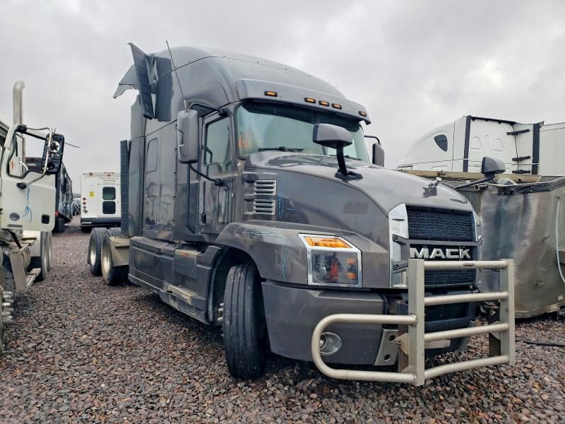 2020 Mack Anthem Semi Truck