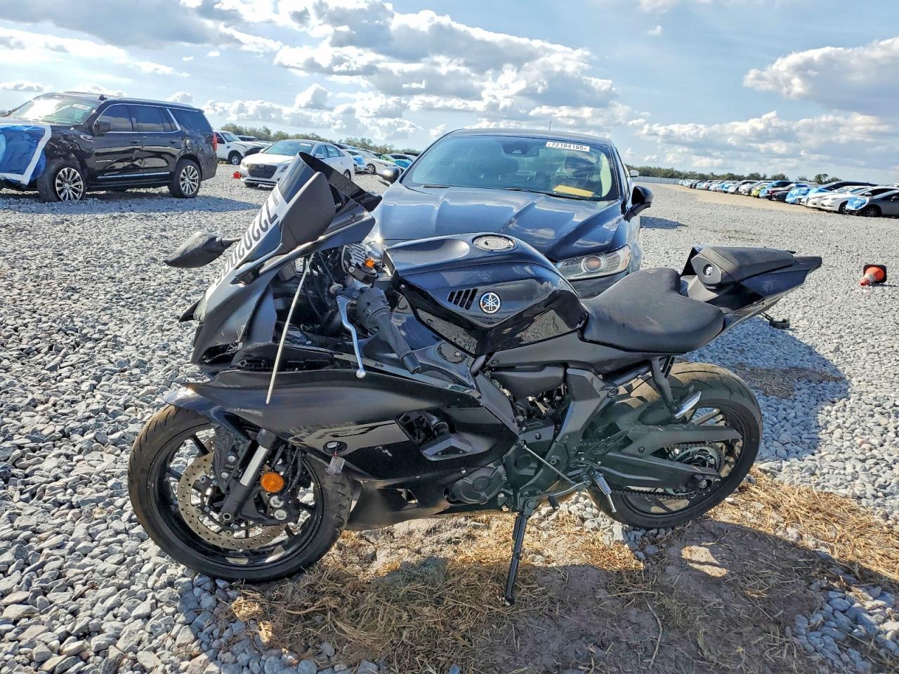 2025 Yamaha YZFR7