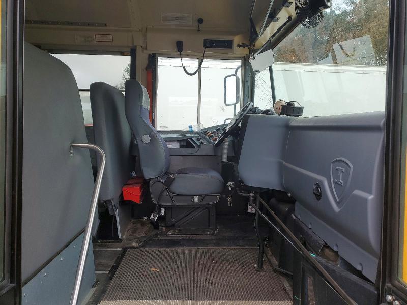 2022 Ic Corporation 3000 *SCHO-Semi Truck