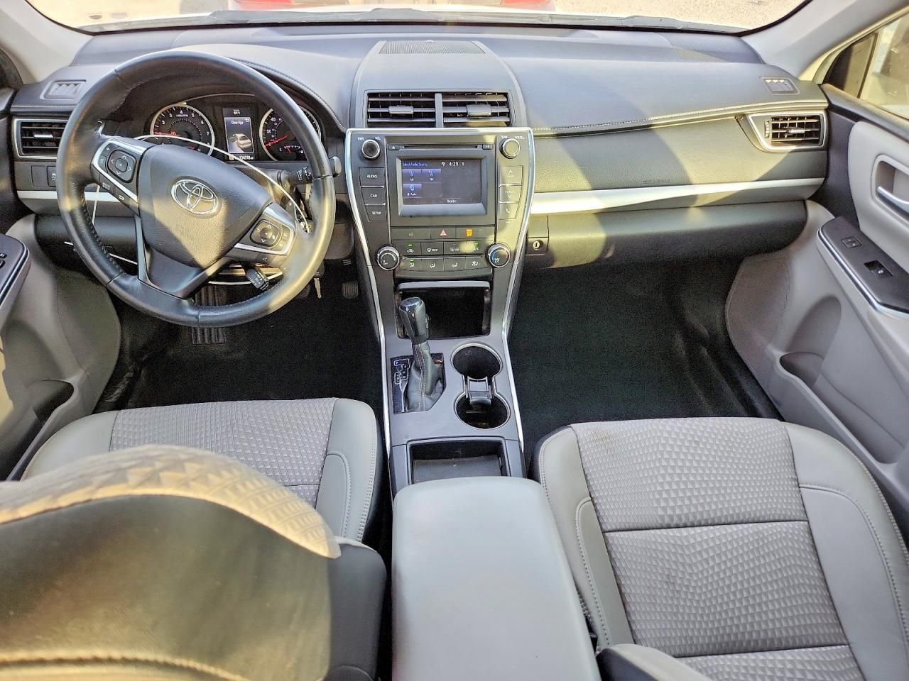 2015 Toyota Camry le