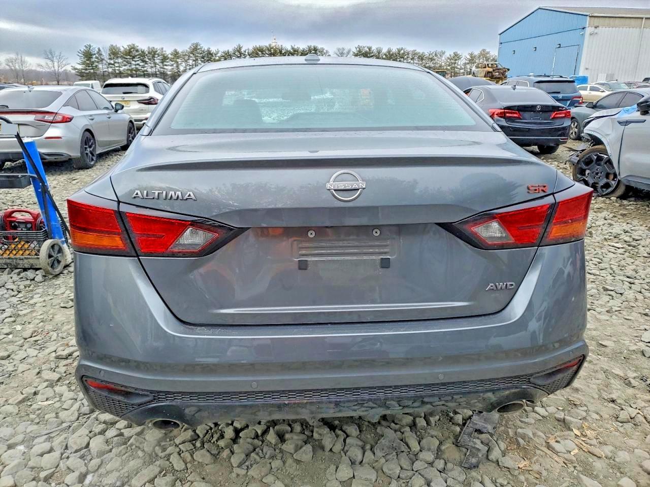 2025 Nissan Altima sr