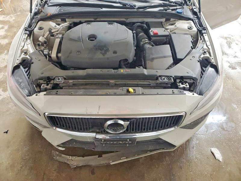 2019 Volvo S60 T6 Momentum