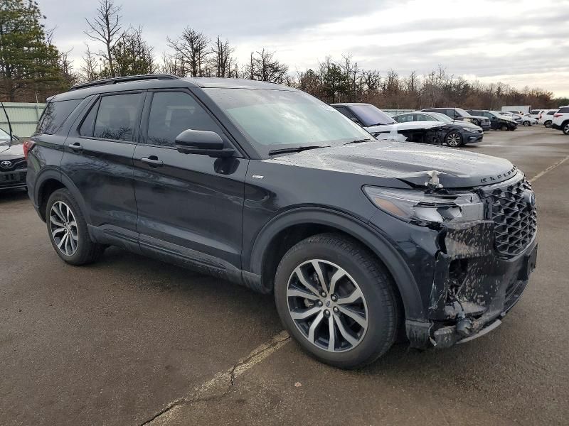 2025 Ford Explorer St-line