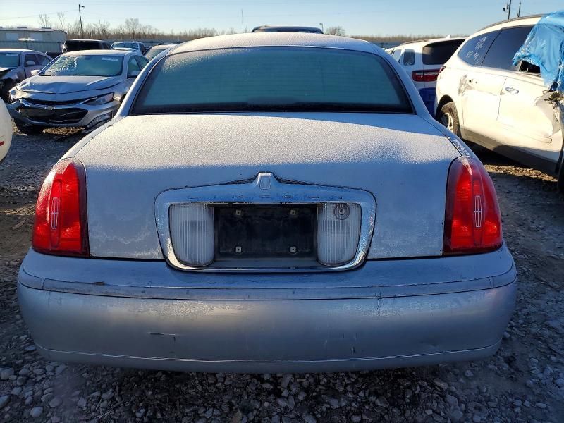1999 Lincoln Town car Signature