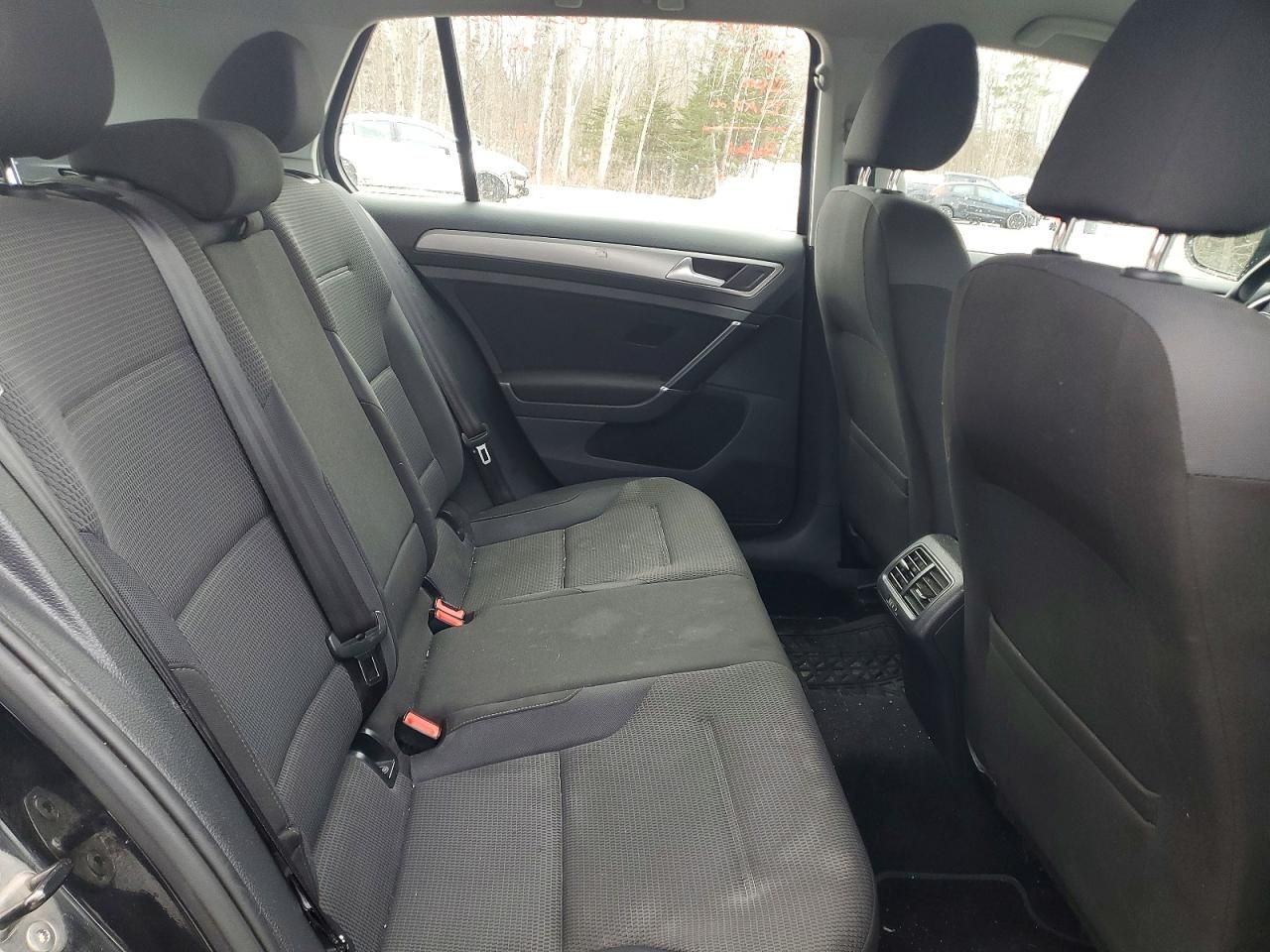 2017 Volkswagen Golf s