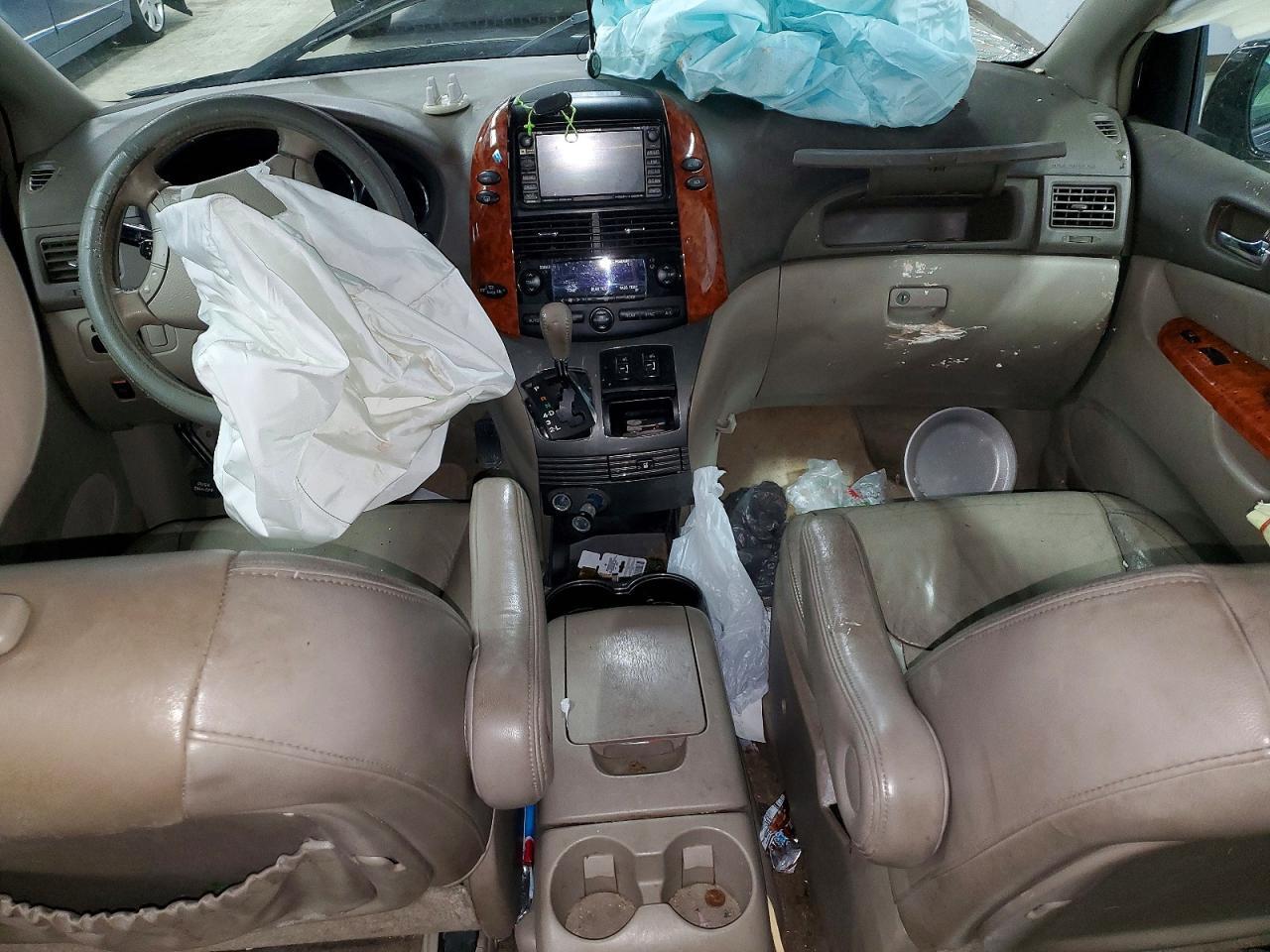 2010 Toyota Sienna xle