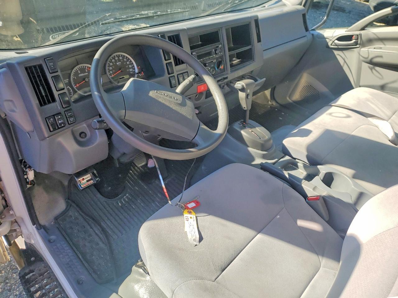 2022 Isuzu NPR HD