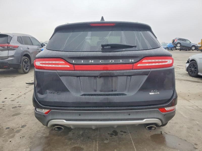 2015 Lincoln Townhouse MKC