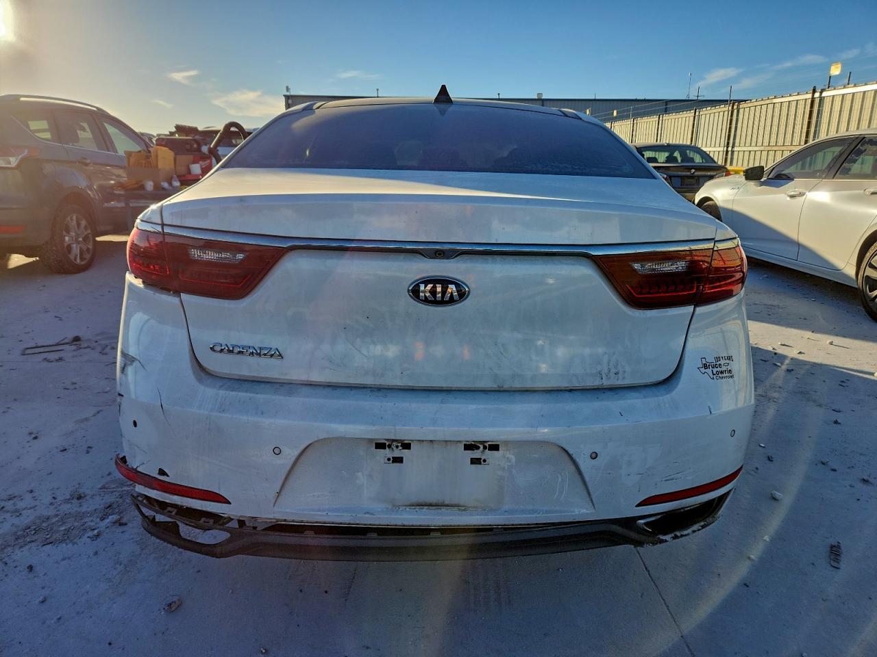 2017 KIA Cadenza Premium