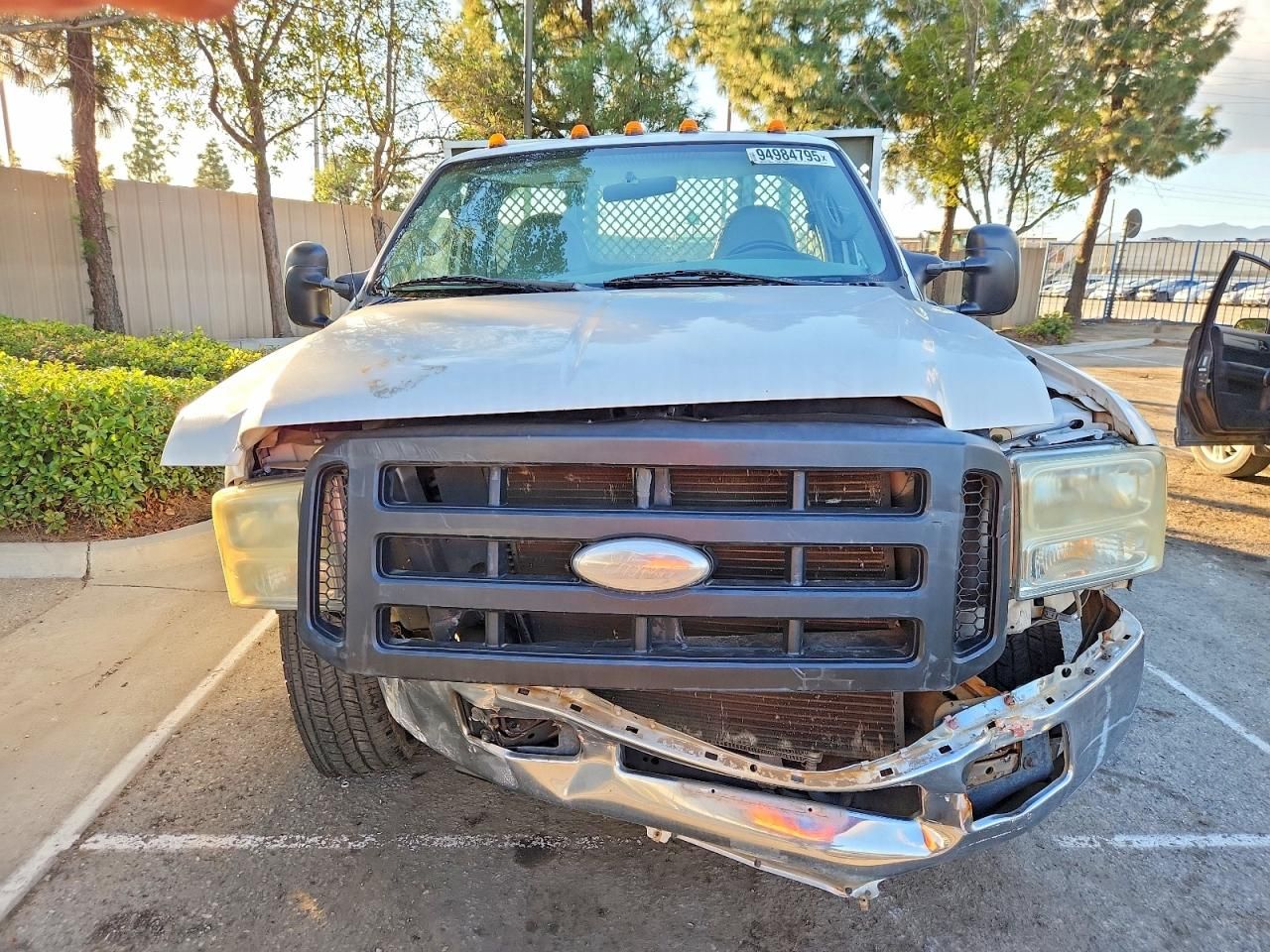 2006 Ford F350 Super Duty Flatbed Truck