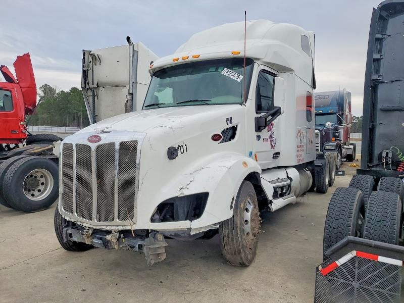 2022 Peterbilt 579 Semi Truck