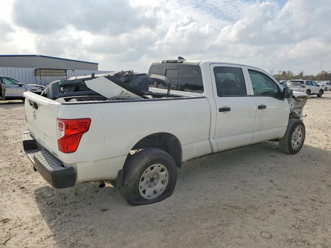 2022 Nissan Titan xd s