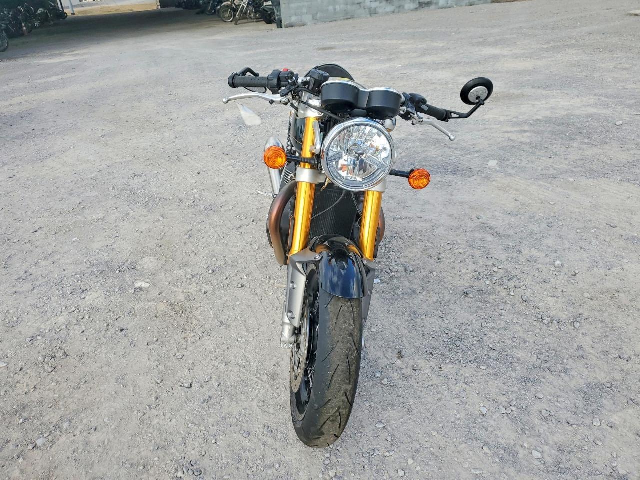 2025 Triumph Thruxton RS