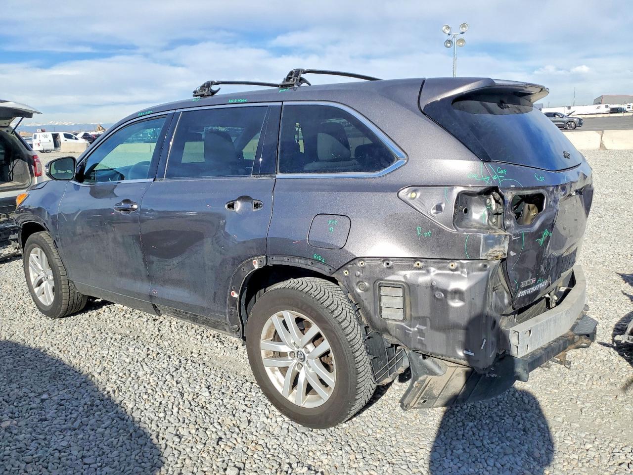 2016 Toyota Highlander le