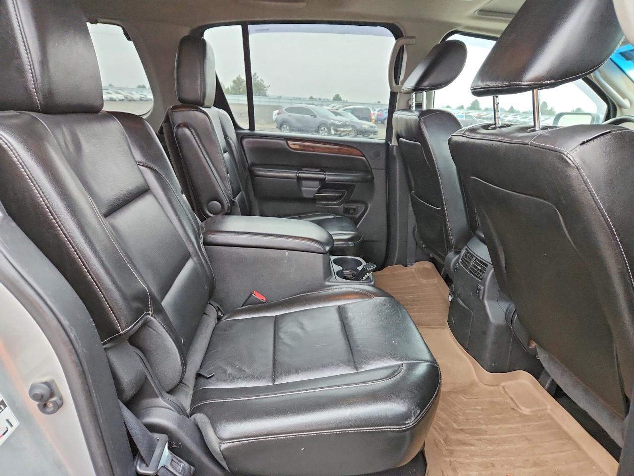 2012 Nissan Armada sv