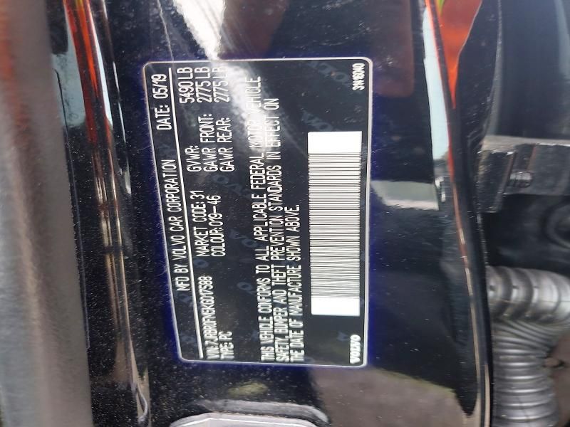 2019 Volvo S60 T8 R-design