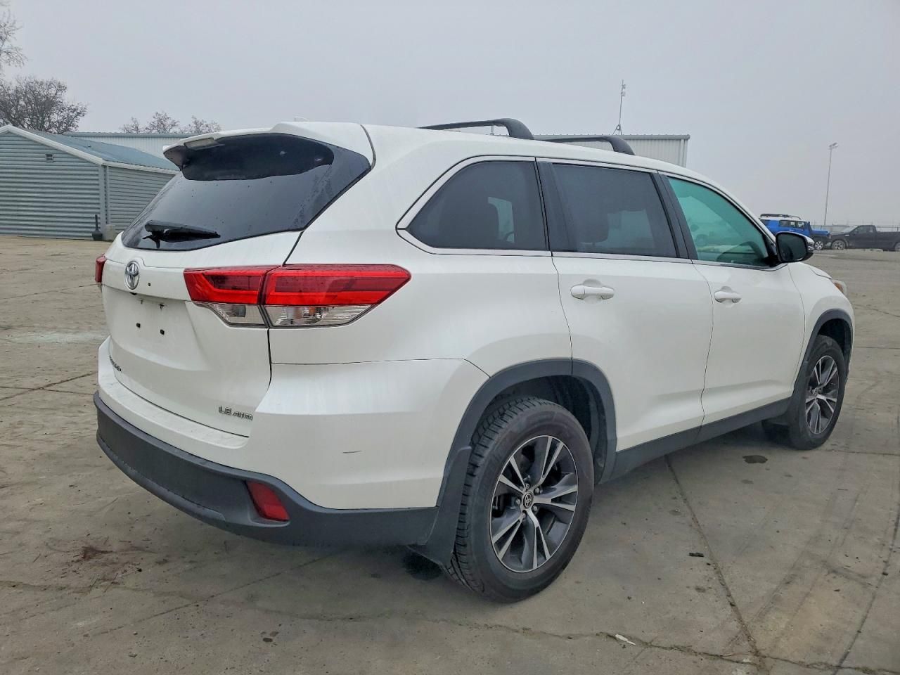 2019 Toyota Highlander le