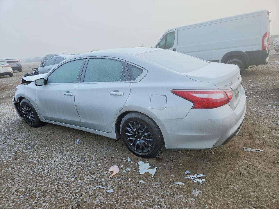 2016 Niss Altima 2.5 s