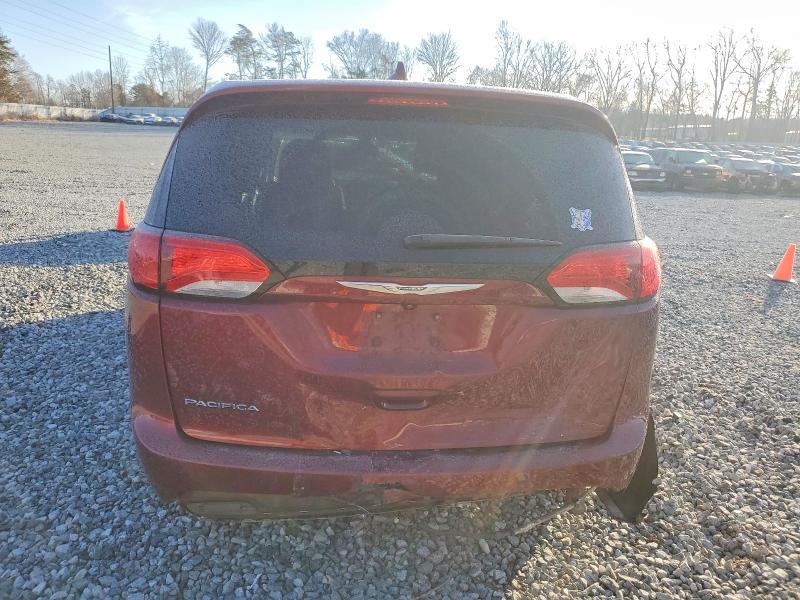 2017 Chrysler Pacifica Touring l