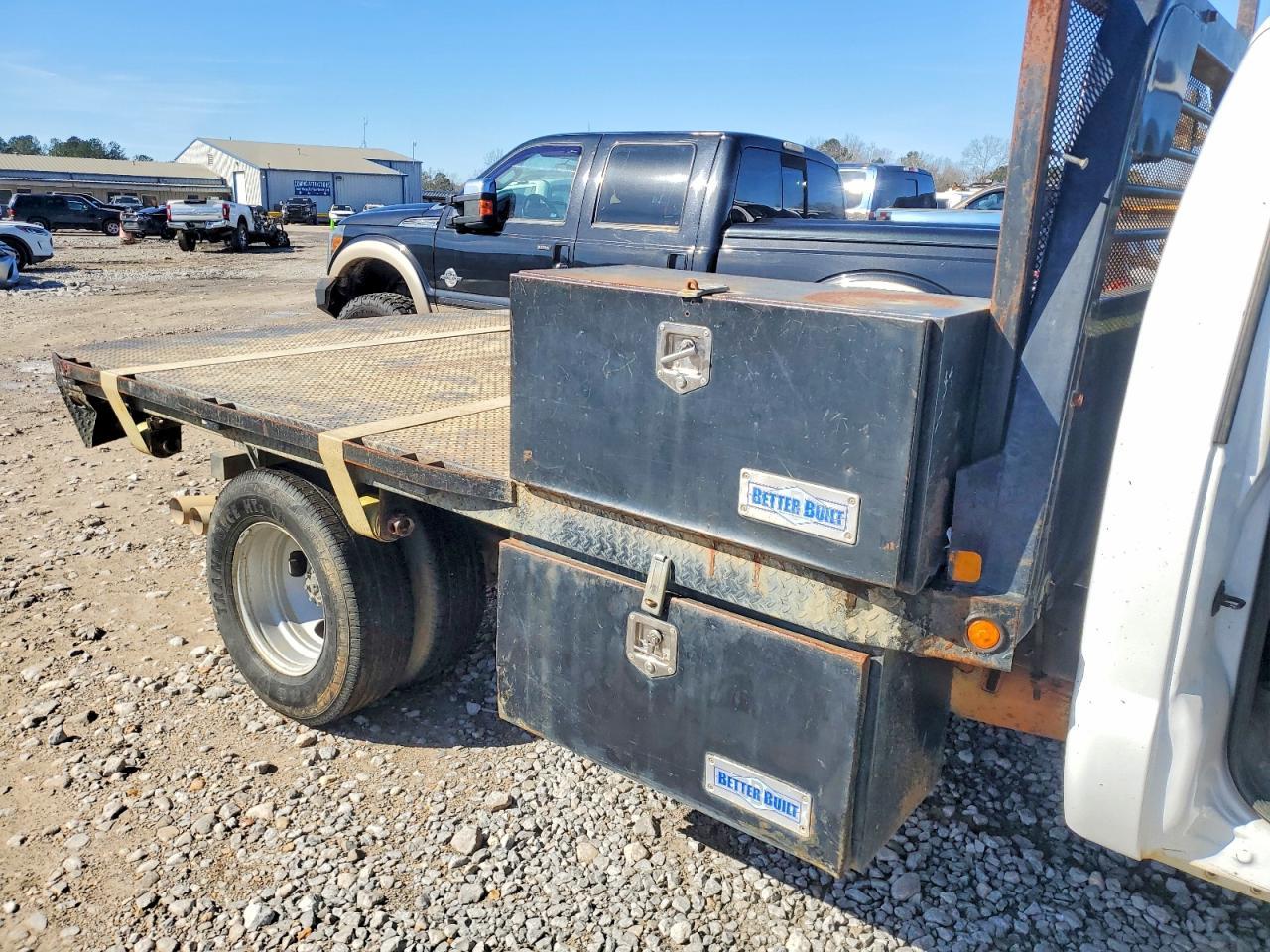 2016 Ford F350 Super Duty Flatbed Truck