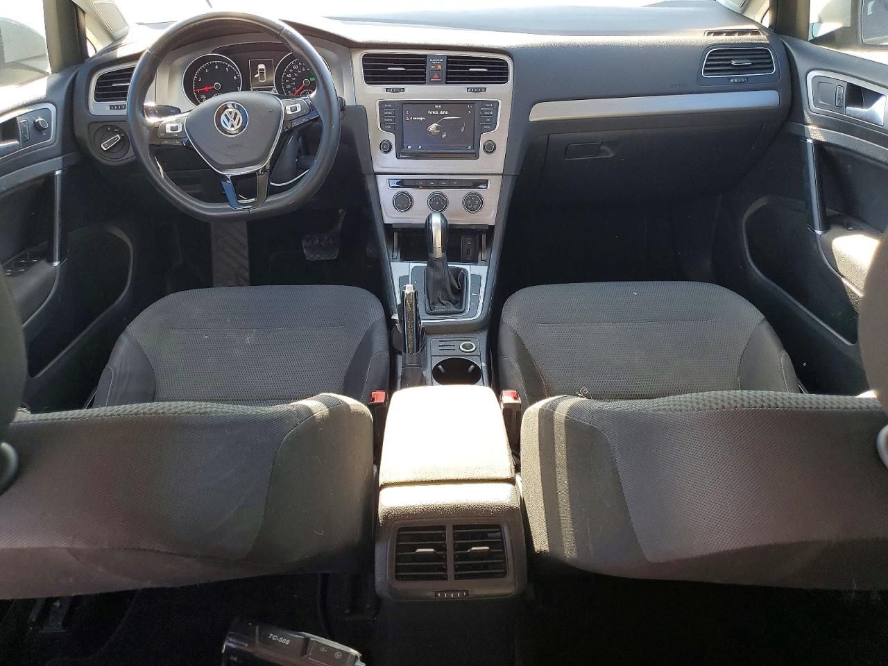 2017 Volkswagen Golf s