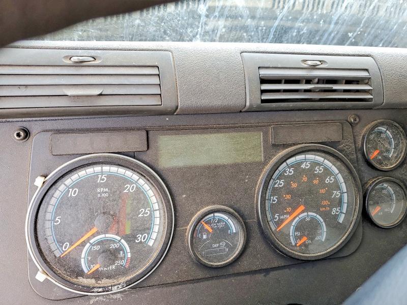 2016 Freigliner 2016 Freightliner Cascadia 125 Semi Truck