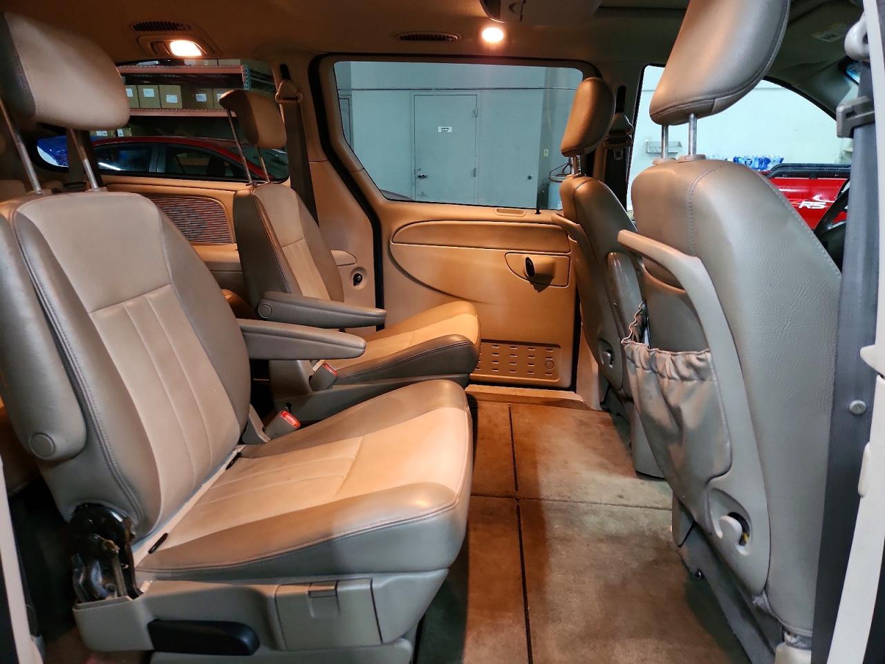 2005 Dodge Grand Caravan sxt