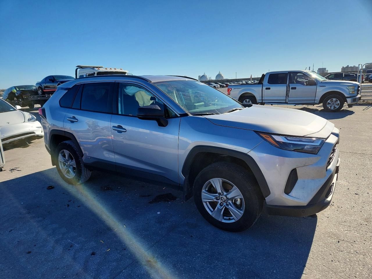 2025 Toyota Rav4 le