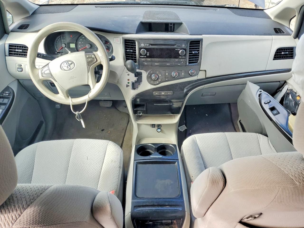 2011 Toyota Sienna le