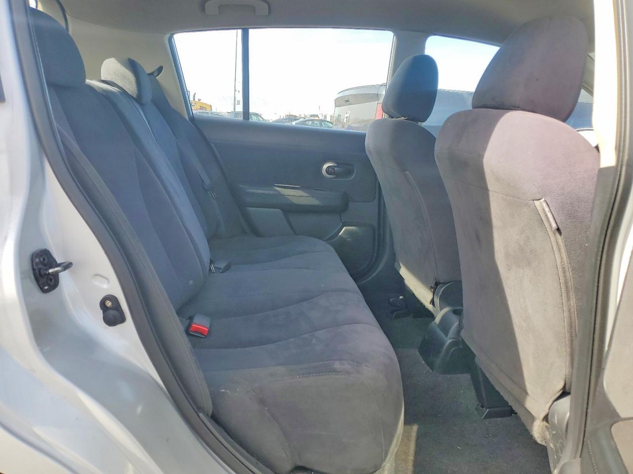 2008 Niss Versa