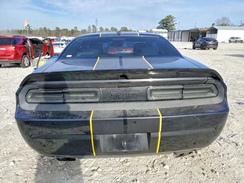 2012 Dodge Challenger sxt
