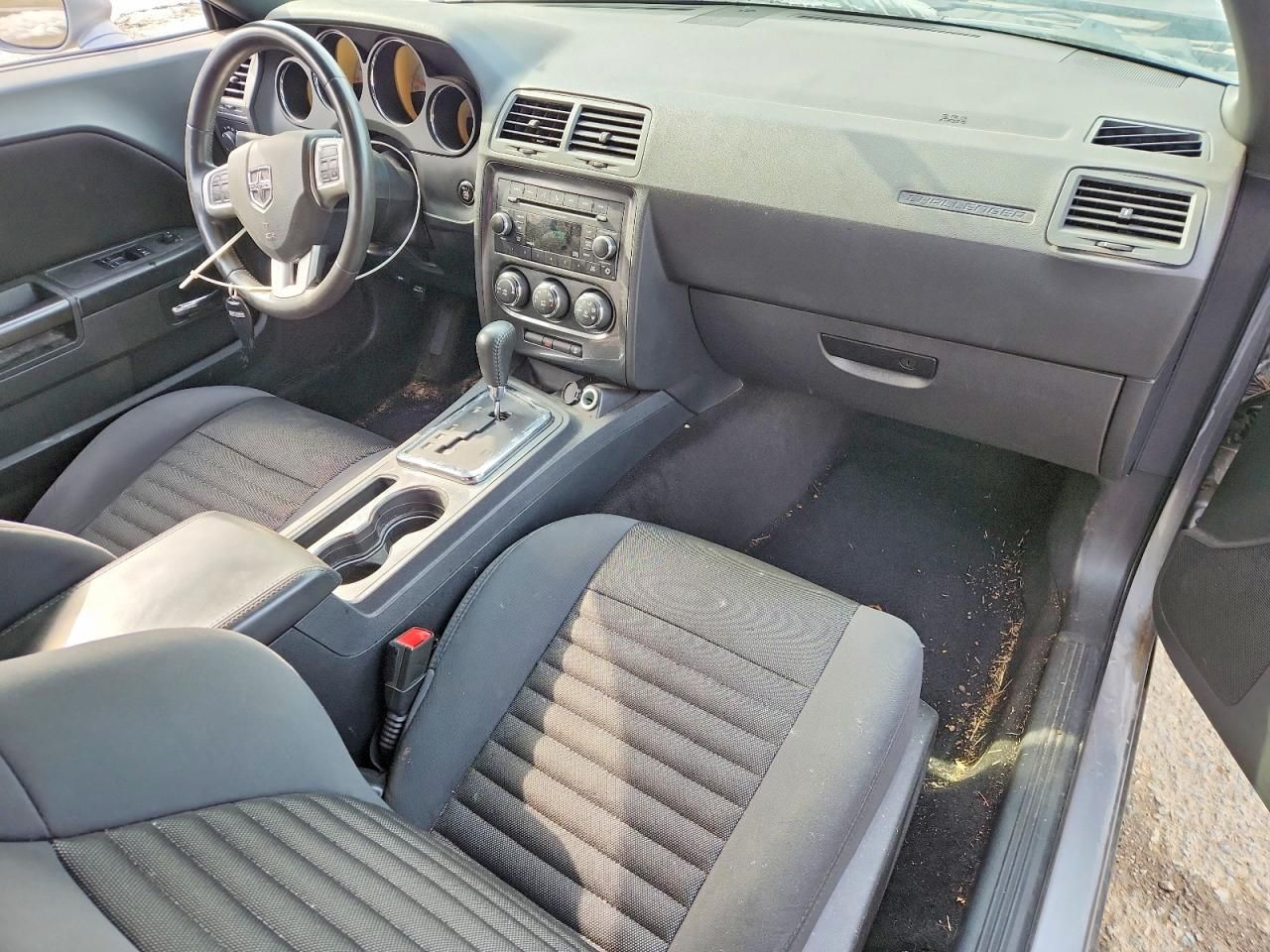 2014 Dodge Challenger sxt